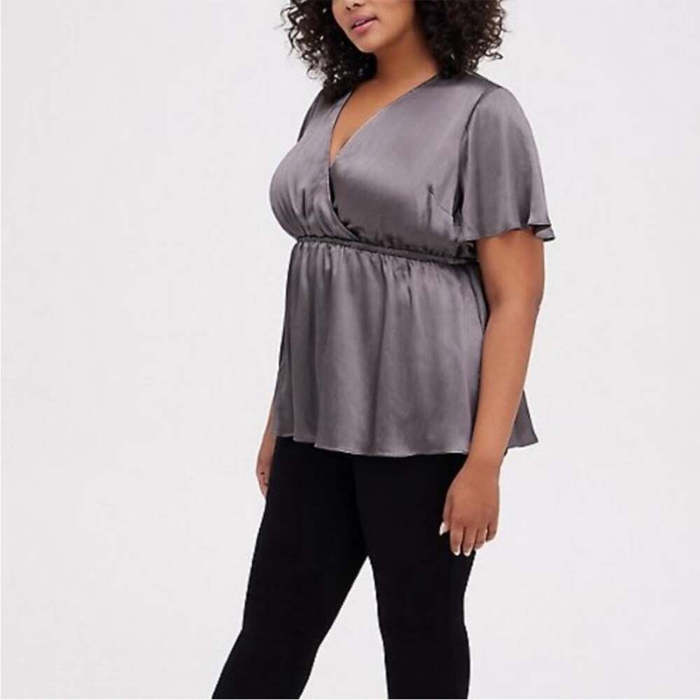 Torrid Lily Babydoll Top Shiny Crinkle Gauze Grey 3X NWT 15870754